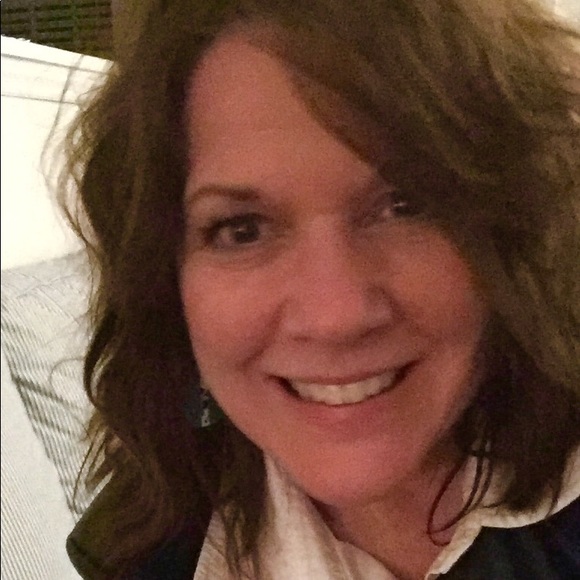 Meet your Posher, Renee - Picture 1 of 1